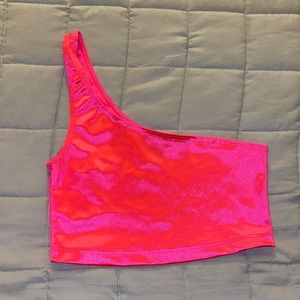 One shoulder crop top